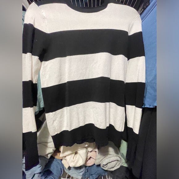 Medium womens tee - Picture 1 of 1